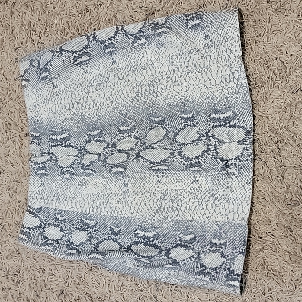 NWOT Free People Skirt Snakeskin Size 2 - Picture 4 of 11